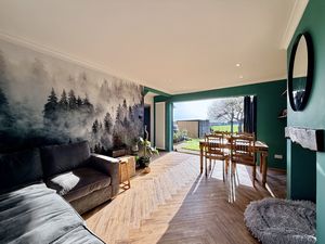 Photo 10- click for photo gallery